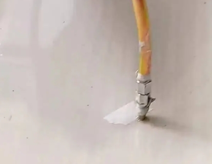 包头市瓷砖空鼓维修公司专业解答在瓷砖铺贴过程中，如果使用的砂料过粗（如全部使用了粗砂），可能会导致以下问题